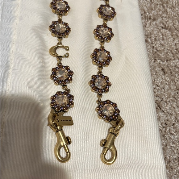 Coach Short Jewelry Chain - Picture 2 of 3